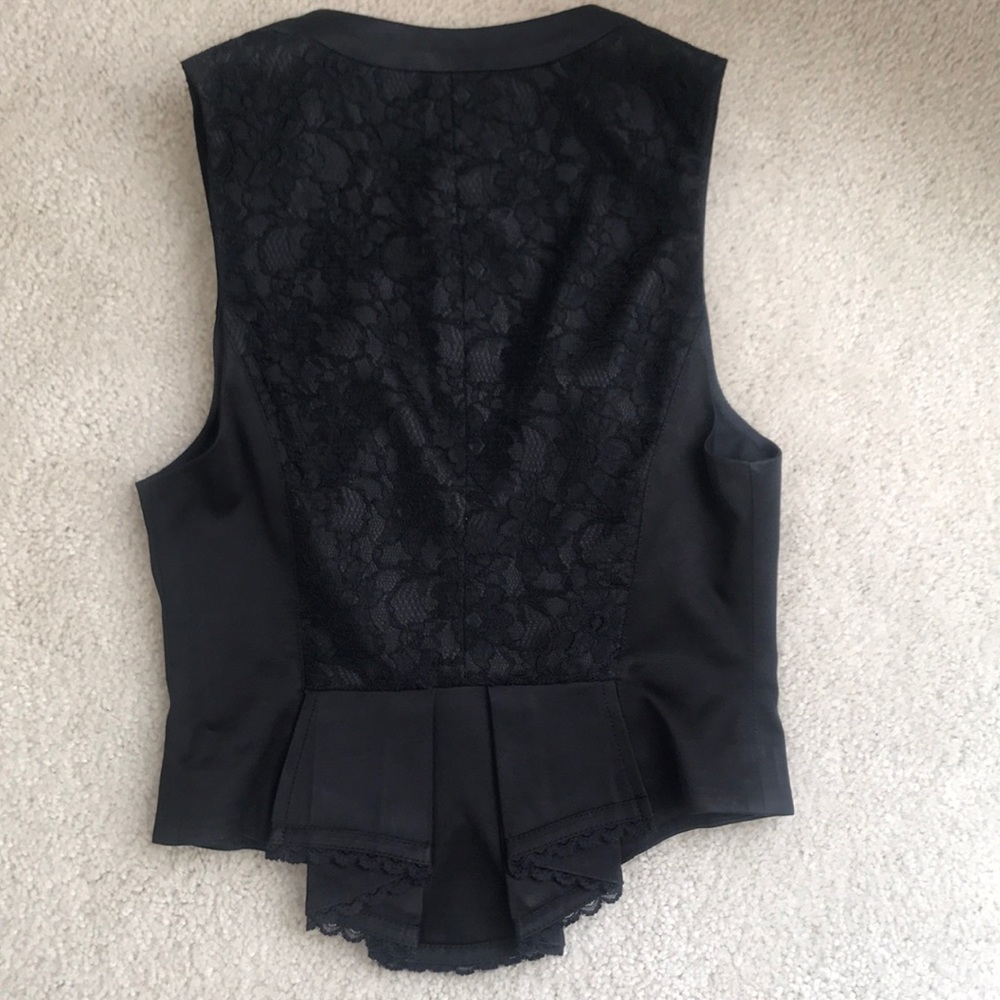 Bebe Small Black Vest With Pleats & Floral Details